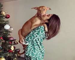 The actress loves to spend time with her dog.